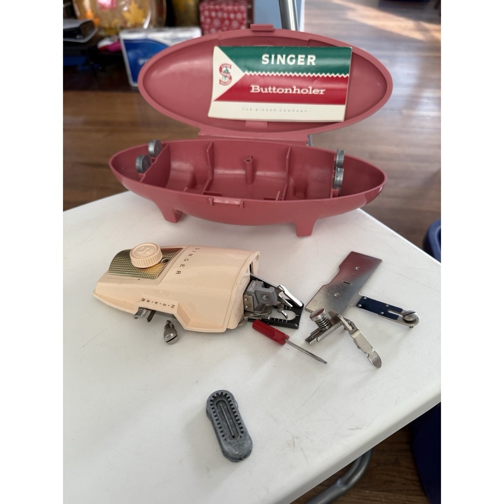 VNTG 1960s Singer Button Holder‎  Untested